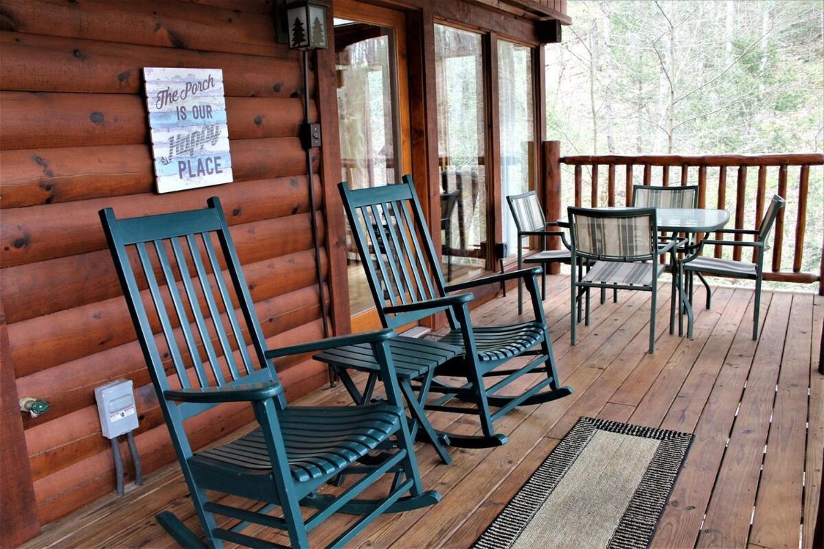 Mountain Joy -Private Treehouse Style Cabin That Sleeps 4-Free Tickets Гатлинбург Экстерьер фото