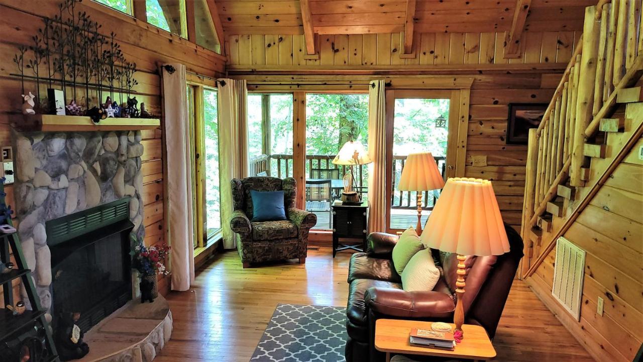 Mountain Joy -Private Treehouse Style Cabin That Sleeps 4-Free Tickets Гатлинбург Экстерьер фото