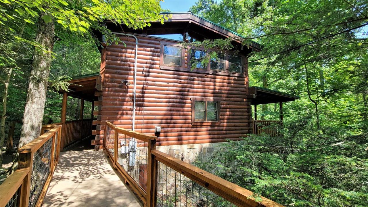 Mountain Joy -Private Treehouse Style Cabin That Sleeps 4-Free Tickets Гатлинбург Экстерьер фото