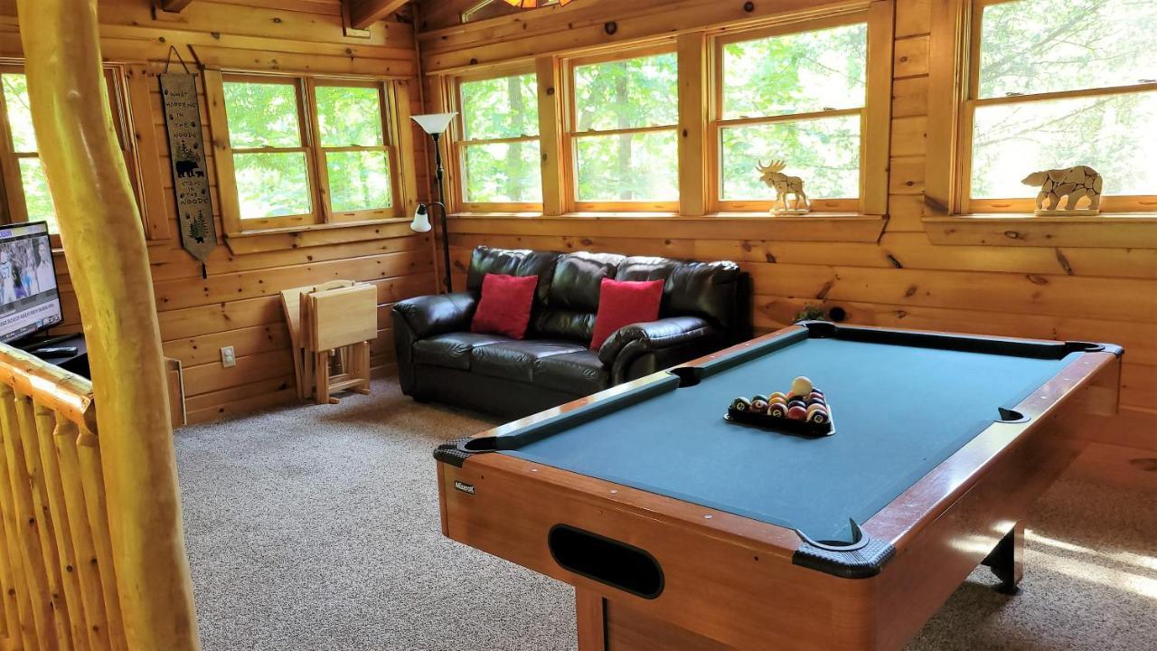 Mountain Joy -Private Treehouse Style Cabin That Sleeps 4-Free Tickets Гатлинбург Экстерьер фото